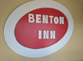 Benton Inn、Bentonの駐車場付きホテル