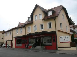 Wendlers Ferienwohnungen #2 und #3, hotel con estacionamiento en Schwaig