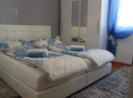 Cozy Apartment Mihaela with Balcony, Near Park Marjan & Old Town - Quiet Neighborhood