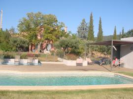 Bastide des ribias, hotel u gradu 'Aups'