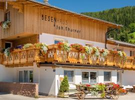 Alpenhostel "Das Besenhaus" – pensjonat w mieście Eben im Pongau