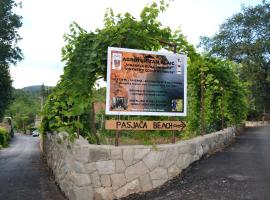 Holiday Home Klaic - KIDS FRIENDLY, hotell sihtkohas Gruda