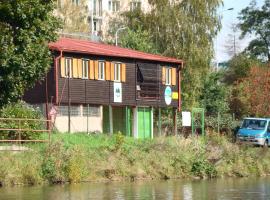 Klub vodáků Karlovy vary – hostel w Karlowych Warach