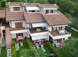 Appartamenti Albatros, hotel v destinaci Brenzone sul Garda