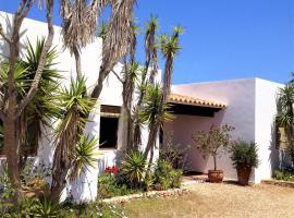 Apartamentos Laura Playa de Migjorn, self catering accommodation in Playa Migjorn