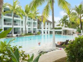 Beach Club Port Douglas Luxury Apartments, hotel in Port Douglas