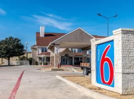 Motel 6-North Richland Hills, TX - NE Fort Worth، فندق في نورث ريتشلاند هيلز