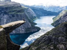 Trolltunga/Folgefonna Camp house, feriebolig i Jondal