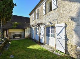Beautiful holiday home near the forest, hotel na may parking sa Labastide-Murat