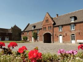 Vintage Holiday Home in Gembloux with Sauna, hotel em Beuzet