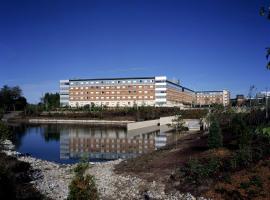 Residence & Conference Centre - Oshawa, hotel di Oshawa