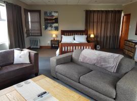 Stay@67 Apartments - Dullstroom, hotell i Dullstroom