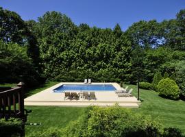 Nice 4bdr all Q size,IG Pool,Billiard, hôtel à Hampton Bays