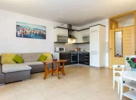 Maru Apartments