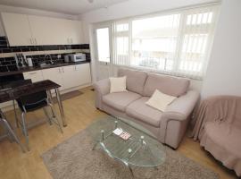 2 Bed Apartment w/private access to 7 miles of sandy beach - Sleeps 4, hotel din Brean