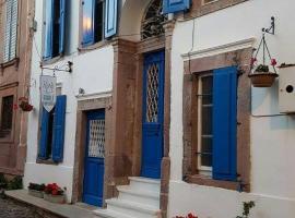 Cunda Adali Pansiyon, bed & breakfast i Ayvalık