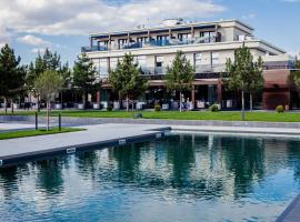 Riviera Zoloche Resort & Spa, hotell i Vishenki