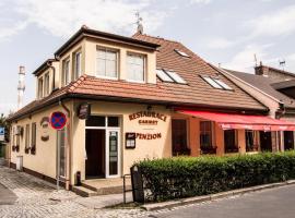Restaurace A Penzion Garnet: Olomouc şehrinde bir konukevi