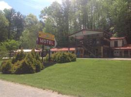 Qualla Cabins and Motel, hotel in Whittier