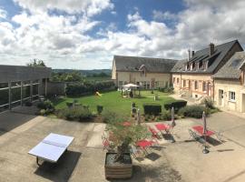 Ferme Du Chateau, camping resort en Monampteuil