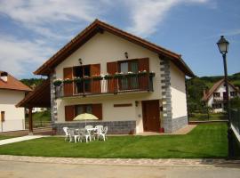 Albergue Irugoienea, hotel in Espinal-Auzperri