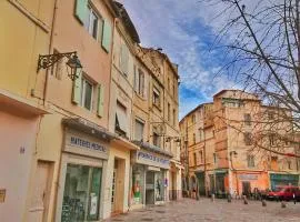 Place de la Roquette, centre historique