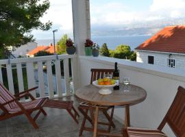 Apartmani Vila Nela, ξενοδοχείο σε Postira