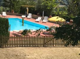 La Canonica, cheap hotel in San Giovanni dʼAsso