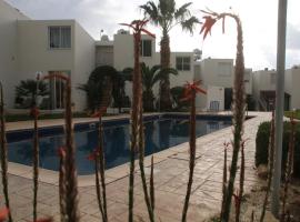 Evros Peyia & Coral Bay Seaview Apartment, hotel in Peyia
