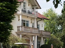 Gestüt Kaiserhof, hotel con estacionamiento en Legelshurst