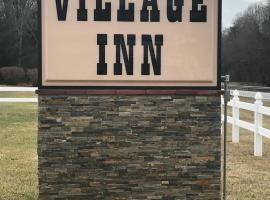 Village Inn, vegahótel í Lovingston