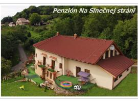 Penzión na Slnečnej stráni, hotel di Vyhne