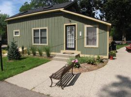 Hummingbird, apartment in Saugatuck