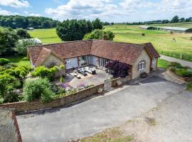 The Farm House Nables Farm, luxury hotel in Chippenham