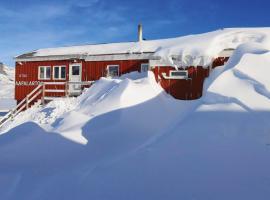 The Red House, hotell i Tasiilaq