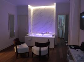 Palazzo Cini Luxury Rooms in Pisa, hotel with jacuzzis in Pisa
