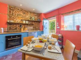 No33 THORNHAM BOUTIQUE COTTAGE 3, pet-friendly hotel sa Thornham