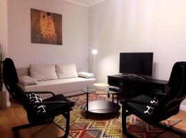 Modern & quiet in Royal Wilanów with Netflix, hotel near Poster Museum, Warsaw