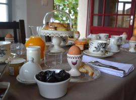 Les Terrasses De Bessou, hotel ieftin din Clermont-Dessous