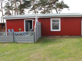Gorgeous Bungalow in Pepelow near Sea Beach, holiday home in Pepelow