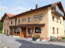 Kolmsteiner Hof, hotel v destinaci Neukirchen beim Heiligen Blut