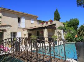 Villa Solary, hotel v destinaci Le Pontet
