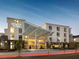 Hyatt Place Santa Cruz، فندق في سانتا كروز