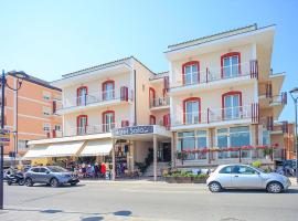 Hotel Sara、リミニ、リヴァベッラのホテル