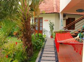 Cabañas La Casa de Pucha, hotel in Pedasí Town