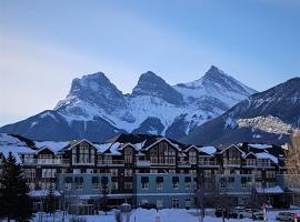 Sunset Mountain Inn, hótel í Canmore