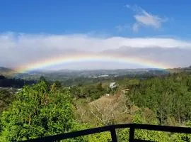 Hotel Monte Campana Heredia、Birríのバンガロー