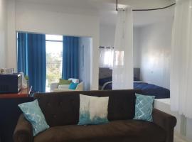 DB Tower Vacation Rental, apartment in Belize City