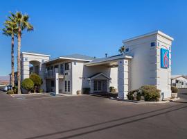 Motel 6-Safford, AZ, hotel con pileta en Safford