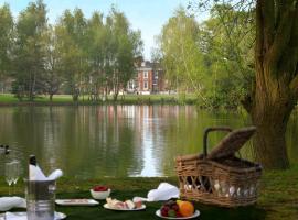 Stoke Place- Part of the Cairn Collection, hotel di Slough